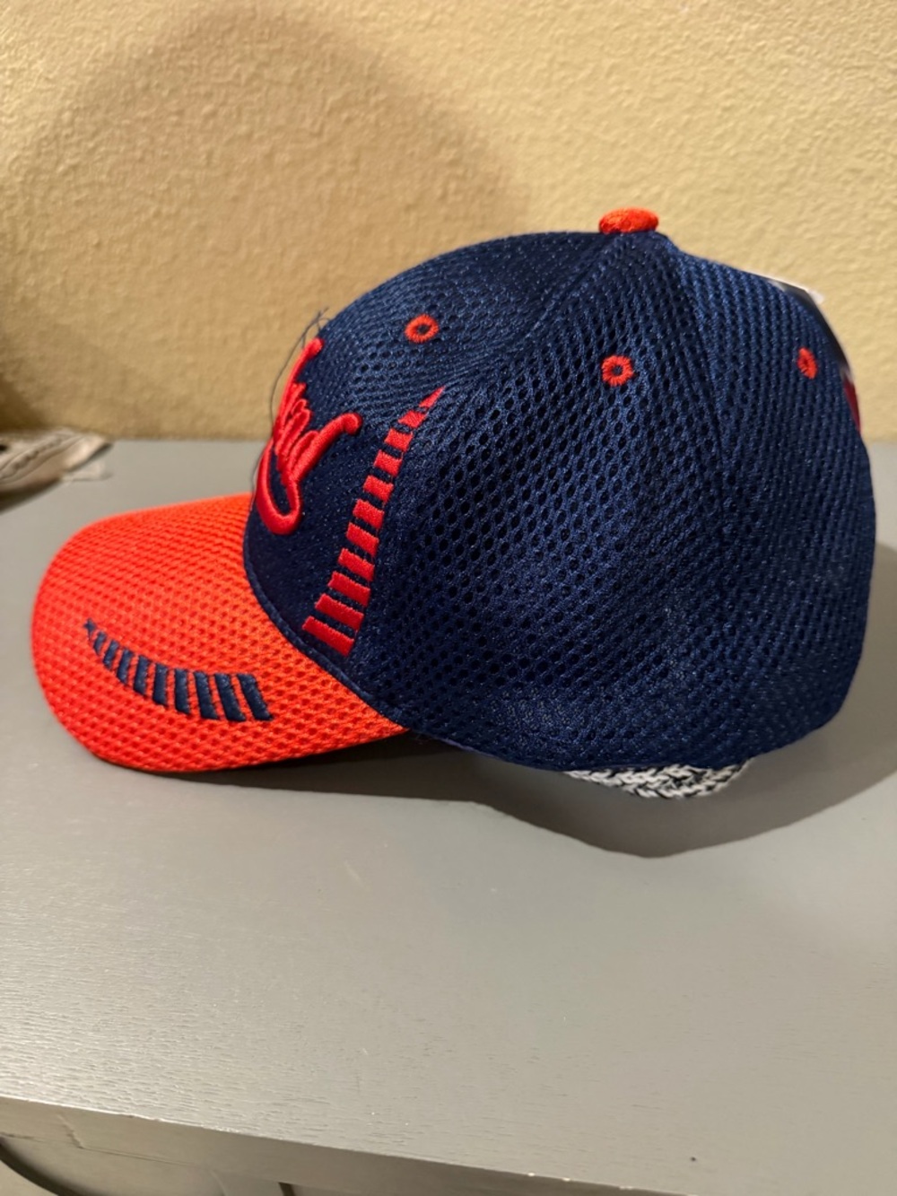 Cleveland Script Mesh Snapback Hat – NWT - Picture 3 of 6